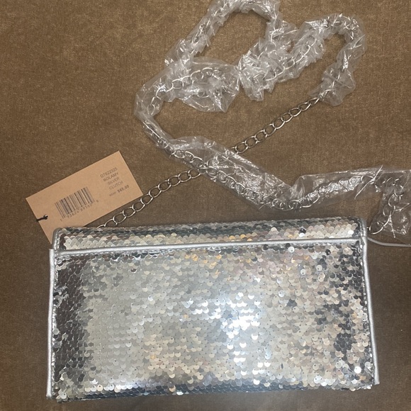 Steve Madden BGLAMY Silver Clutch - Picture 6 of 7